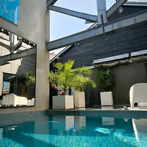 Be Loft Pool & Avignon